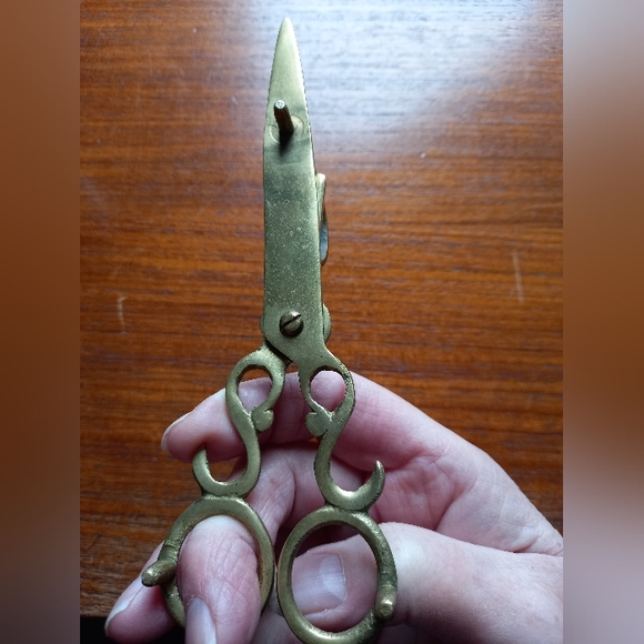 Vintage solid brass scissor style candle snuffer - Picture 2 of 6